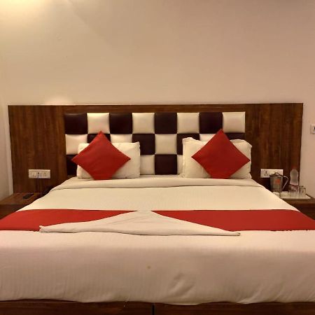 ניו דלהי Hotel Cozy Cave Near Igi Airport Delhi מראה חיצוני תמונה
