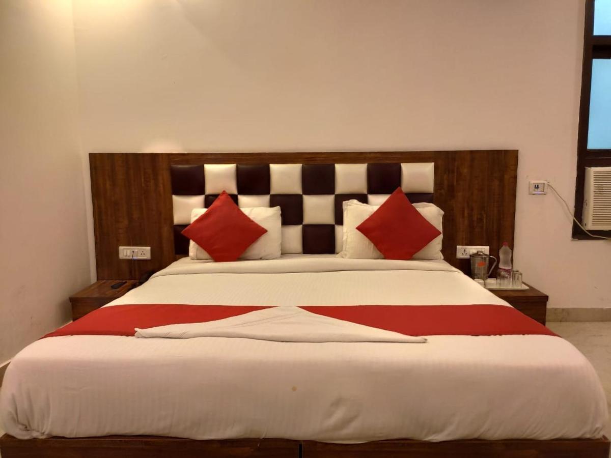 ניו דלהי Hotel Cozy Cave Near Igi Airport Delhi מראה חיצוני תמונה