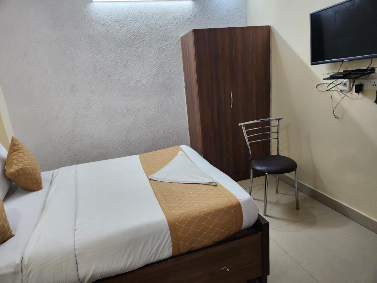 ניו דלהי Hotel Cozy Cave Near Igi Airport Delhi מראה חיצוני תמונה