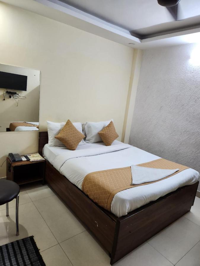 ניו דלהי Hotel Cozy Cave Near Igi Airport Delhi מראה חיצוני תמונה