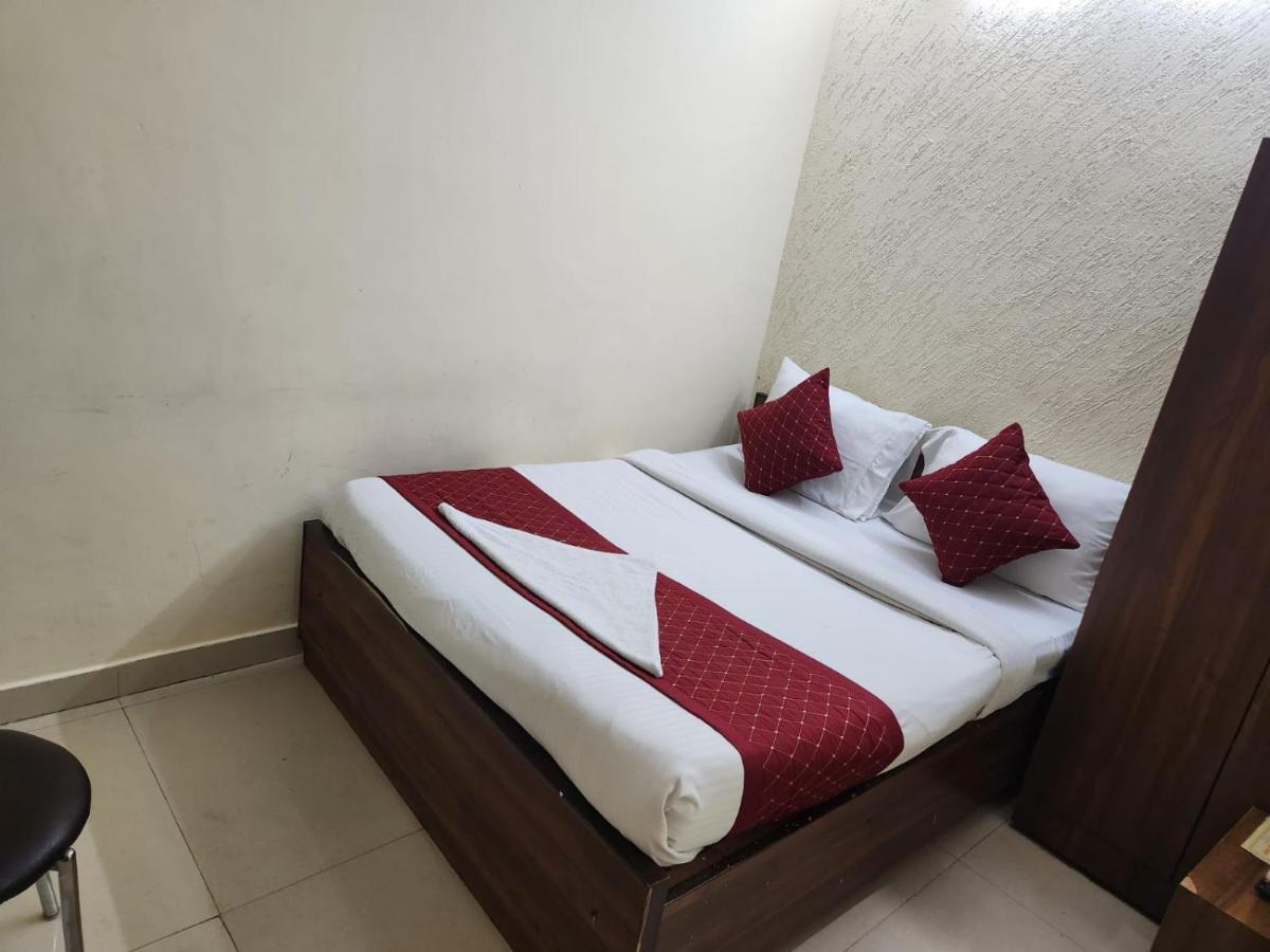 ניו דלהי Hotel Cozy Cave Near Igi Airport Delhi מראה חיצוני תמונה