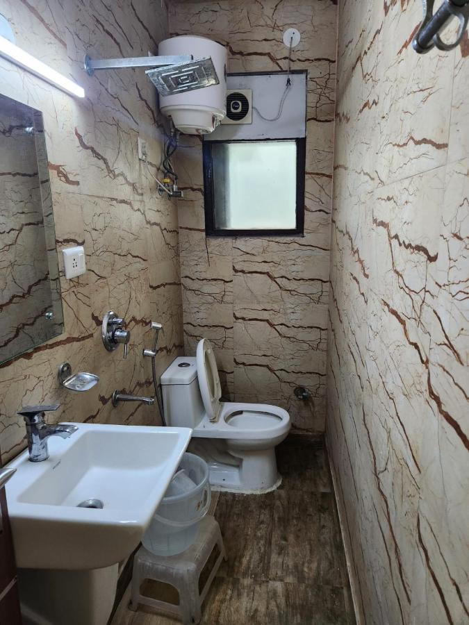 ניו דלהי Hotel Cozy Cave Near Igi Airport Delhi מראה חיצוני תמונה
