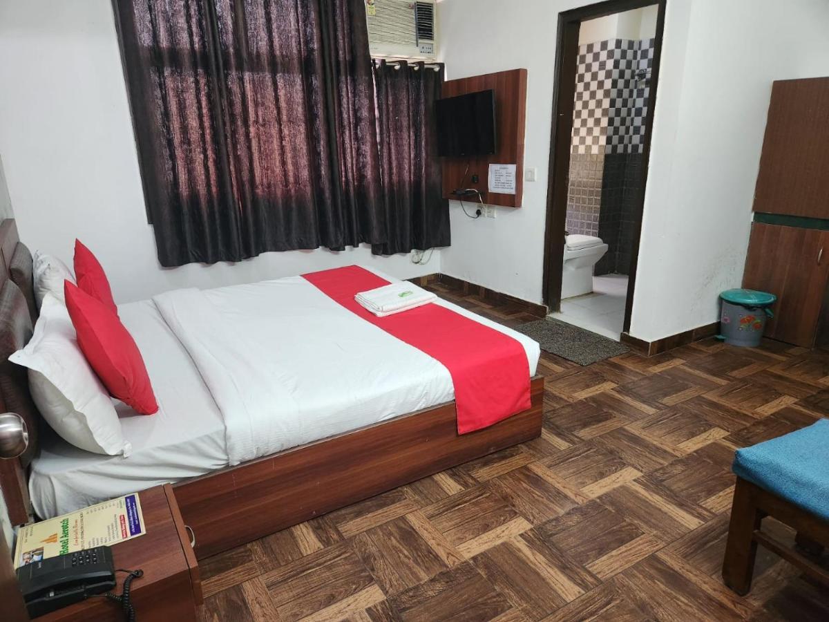 ניו דלהי Hotel Cozy Cave Near Igi Airport Delhi מראה חיצוני תמונה