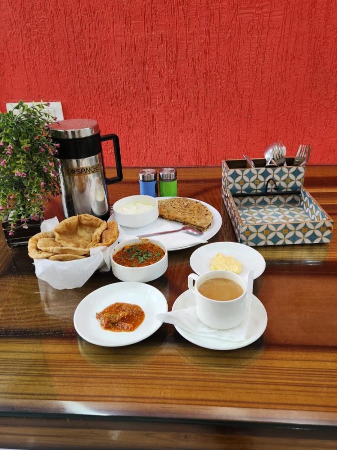 ניו דלהי Hotel Cozy Cave Near Igi Airport Delhi מראה חיצוני תמונה
